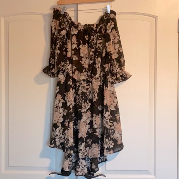 Floral Off the shoulder dress - Picture 1 of 5